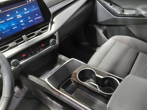 Used 2025 Chevrolet Equinox LT image 25