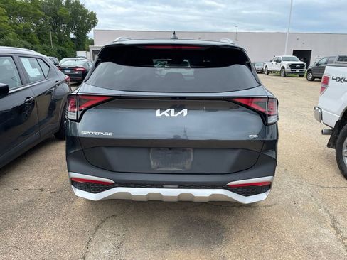 Used 2024 Kia Sportage EX AWD/4WD image 3