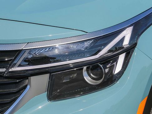 Certified 2026 Kia Seltos S AWD/4WD image 5