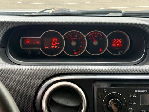 Used 2012 Scion xB FWD image 11