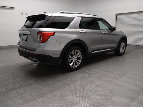 Used 2023 Ford Explorer Limited image 9