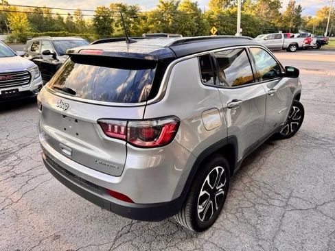 Used 2023 Jeep Compass Limited AWD/4WD image 5