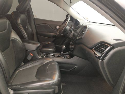 Used 2019 Jeep Cherokee Latitude Plus image 21