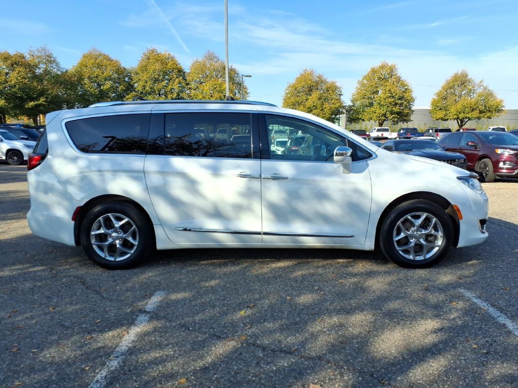 Used 2019 Chrysler Pacifica Limited FWD image 6