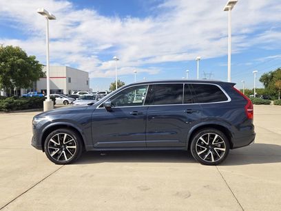Used 2022 Volvo XC90 T6 Momentum w/ Advanced Package