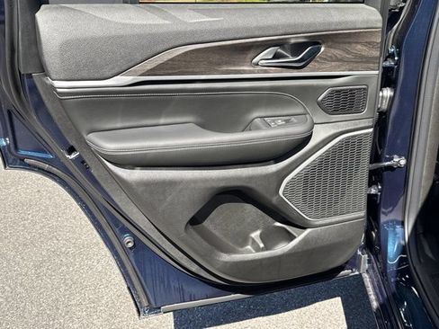 New 2027 Jeep Grand Cherokee Limited AWD/4WD image 22