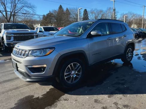 Used 2018 Jeep Compass Latitude w/ Popular Equipment Group image 4