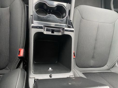 Used 2022 Jeep Grand Cherokee Laredo w/ Luxury Tech Group I image 28