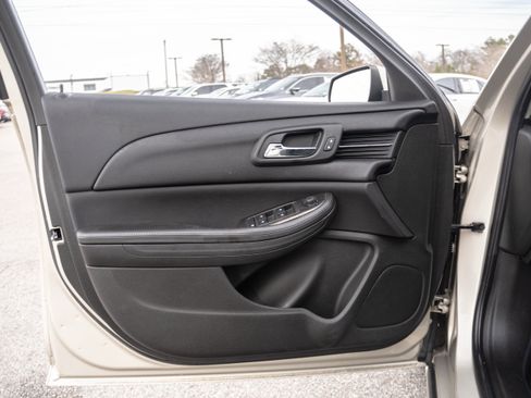 Used 2015 Chevrolet Malibu LT image 23