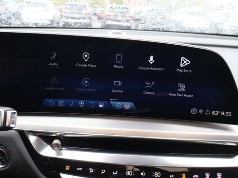 Used 2024 Cadillac Lyriq Sport RWD image 11