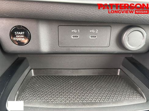 Used 2025 Nissan Rogue SV FWD image 9