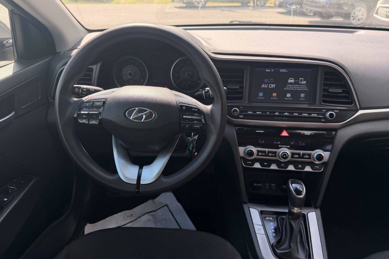 Used 2020 Hyundai Elantra SEL w/ Cargo Package (C1) FWD image 13