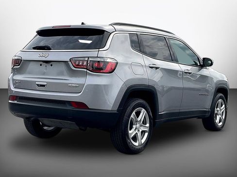 Used 2024 Jeep Compass Latitude AWD/4WD image 6
