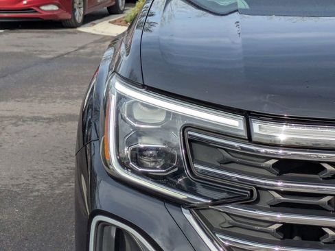 Used 2024 Volkswagen Atlas SE image 9