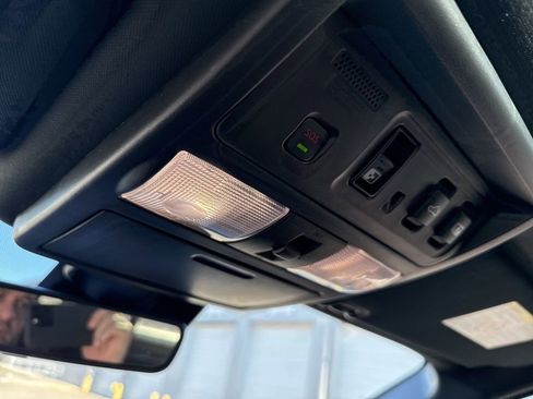 Used 2024 Nissan Titan PRO-4X w/ Pro-4x Convenience Package image 22