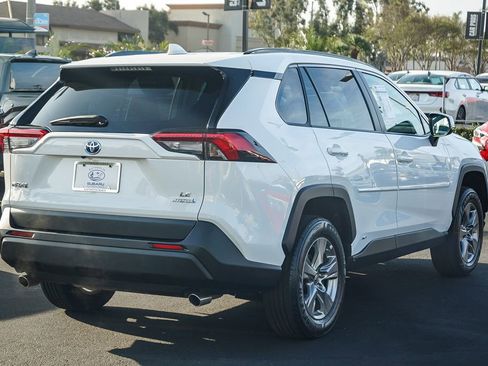 Used 2024 Toyota RAV4 LE AWD/4WD image 5