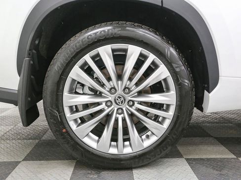 Used 2026 Toyota Highlander Platinum AWD/4WD image 19