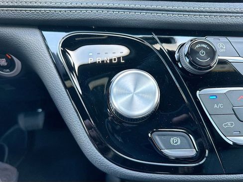 New 2026 Chrysler Pacifica Select image 16