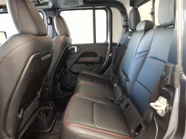 Used 2025 Jeep Gladiator Rubicon w/ Convenience Group AWD/4WD image 14