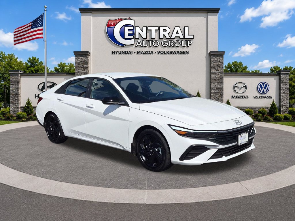 Certified 2026 Hyundai Elantra SEL FWD image 1