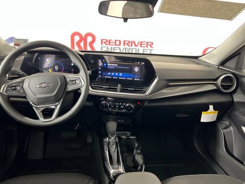 New 2026 Chevrolet Trax ACTIV w/ Sunroof Package FWD image 12