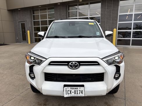 Used 2023 Toyota 4Runner SR5 Premium w/ Moonroof Package RWD image 3