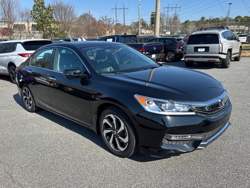 Used 2017 Honda Accord EX-L image 3