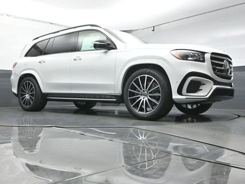 Used 2026 Mercedes-Benz GLS 450 4MATIC image 47