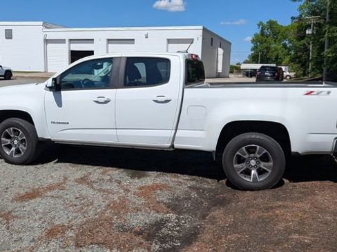 Used 2017 Chevrolet Colorado Z71 AWD/4WD image 3