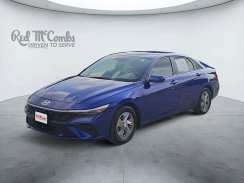 Certified 2025 Hyundai Elantra SE FWD image 1