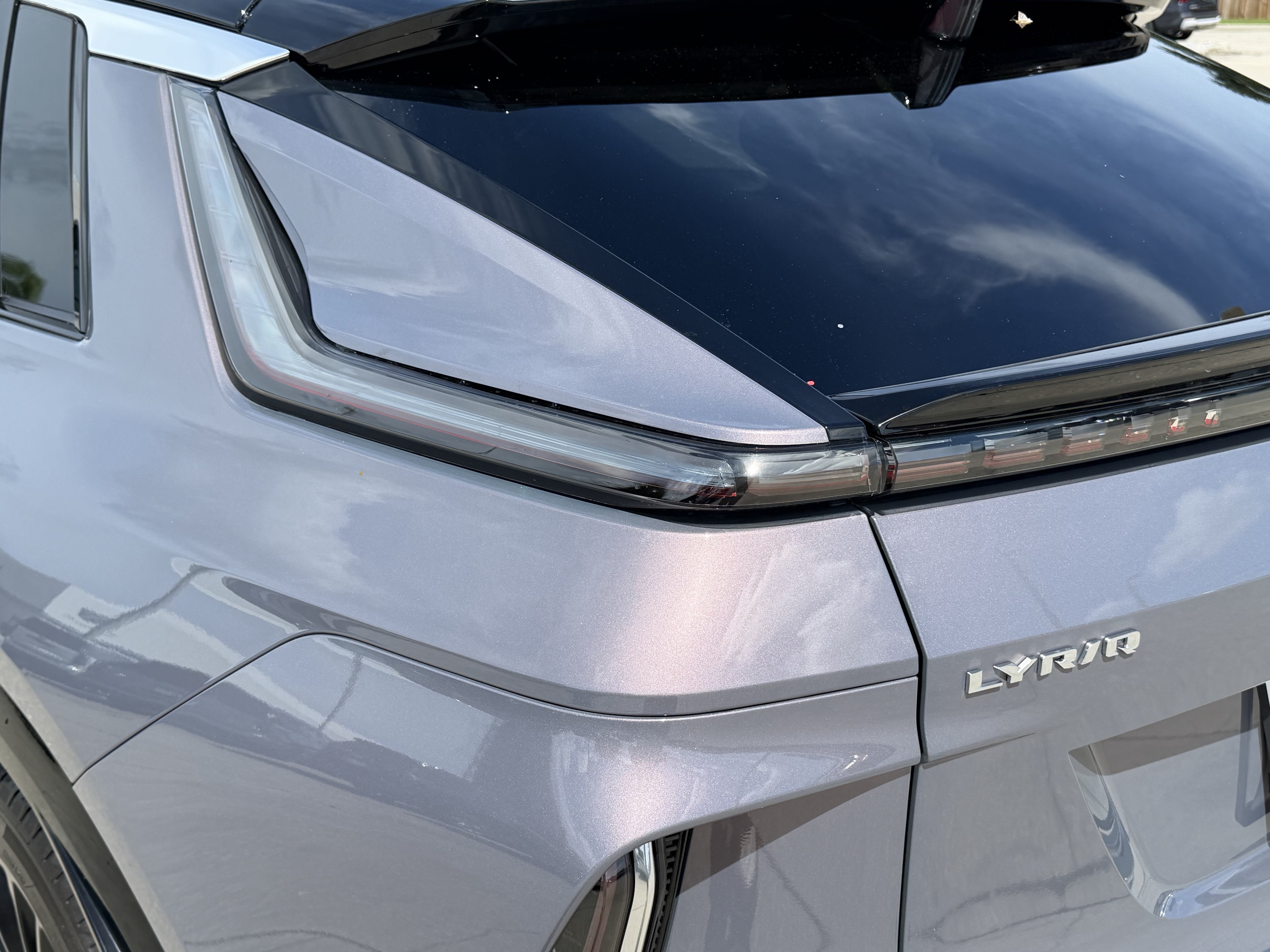 Certified 2026 Cadillac Lyriq Signature Luxury w/ LPO, Blue Accent Package AWD/4WD image 10
