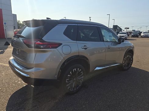 New 2026 Nissan Rogue Platinum w/ Platinum Premium Package image 7