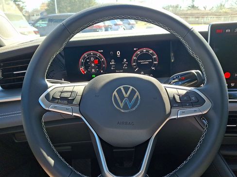New 2026 Volkswagen Tiguan SE AWD/4WD image 15