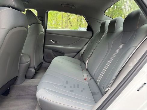 Used 2023 Hyundai Elantra SEL w/ Convenience Package FWD image 13