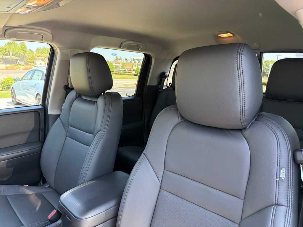 Used 2022 Nissan Frontier SV AWD/4WD image 27