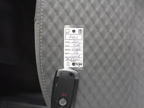 Used 2021 Ford Escape SE image 32