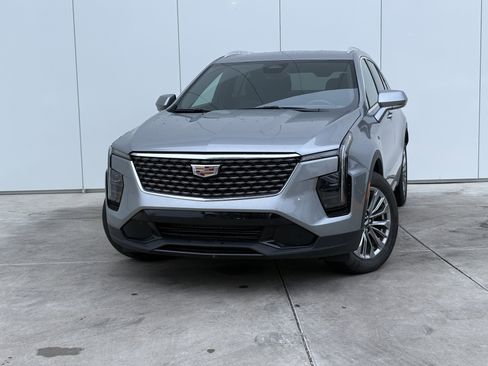Used 2024 Cadillac XT4 Premium Luxury image 1