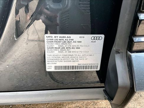 Used 2019 Audi e-tron Prestige w/ Prestige Package AWD/4WD image 34