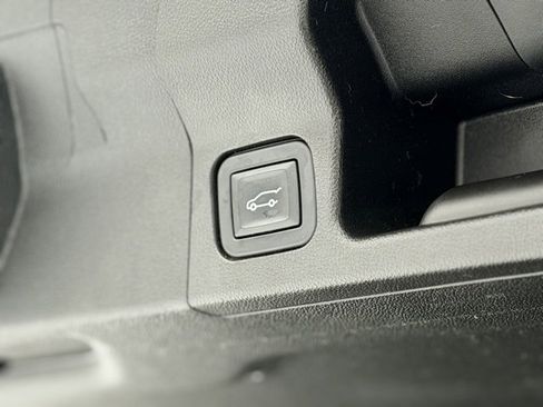 Used 2019 GMC Acadia SLT w/ Black Edition image 29