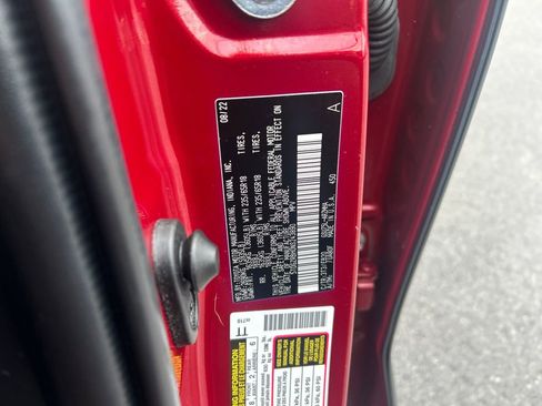 Used 2022 Toyota Highlander XLE image 26