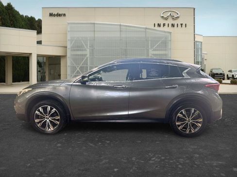 Used 2017 INFINITI QX30 Premium w/ Navigation Package AWD/4WD image 7
