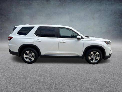 Used 2023 Honda Pilot EX-L image 6