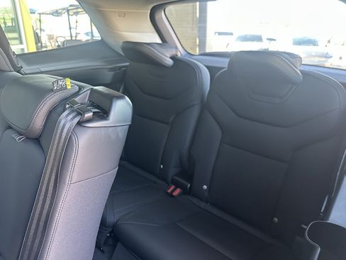 Used 2025 Volvo EX90 Plus AWD/4WD image 32