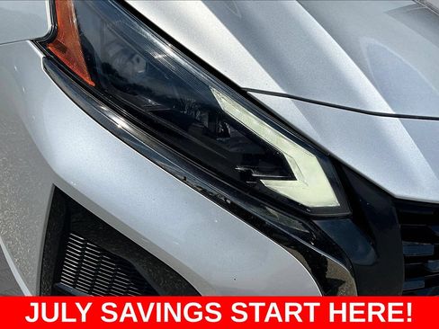 Used 2023 Nissan Altima 2.5 SR FWD image 35