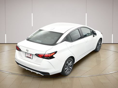 Certified 2025 Nissan Versa SV w/ Trunk Package FWD image 31