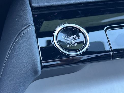 New 2026 Lincoln Navigator L Reserve AWD/4WD image 25