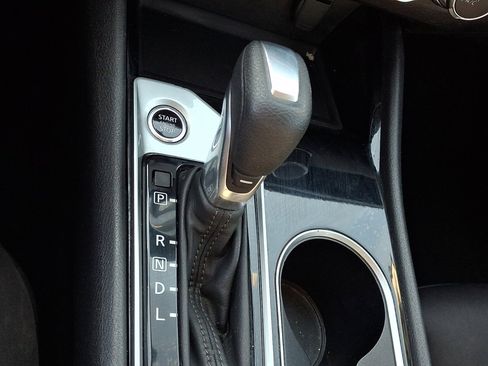 Used 2024 Nissan Altima 2.5 SV image 30