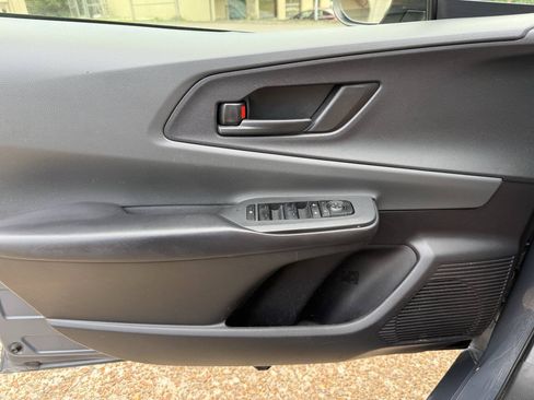 Used 2024 Toyota Prius LE FWD image 12