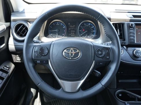 Used 2017 Toyota RAV4 XLE AWD/4WD image 6
