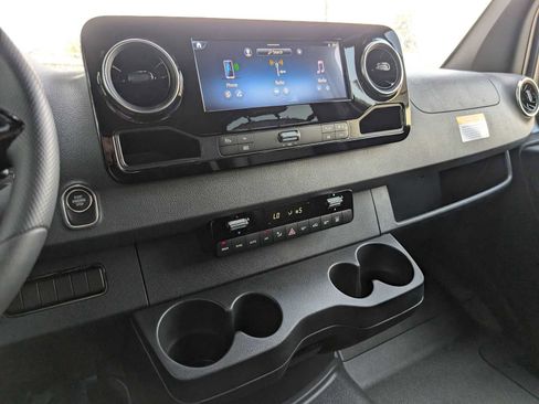 New 2025 Mercedes-Benz Sprinter 2500 image 28